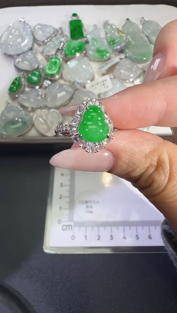 吊坠(不含链)18K金镶嵌翡翠【源头工厂】钻石镶嵌