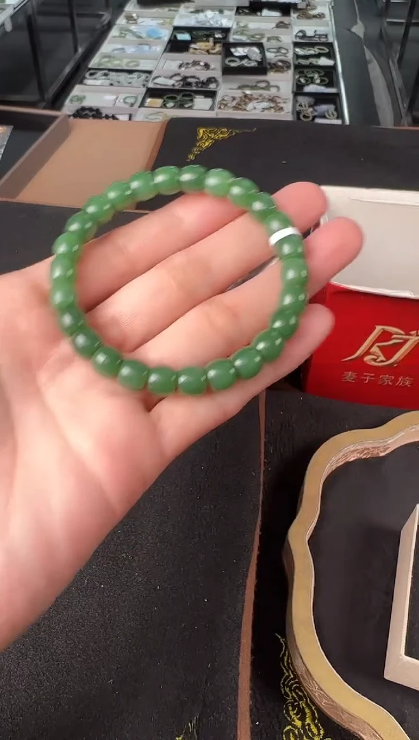 未镶嵌手链和田玉多样性发1