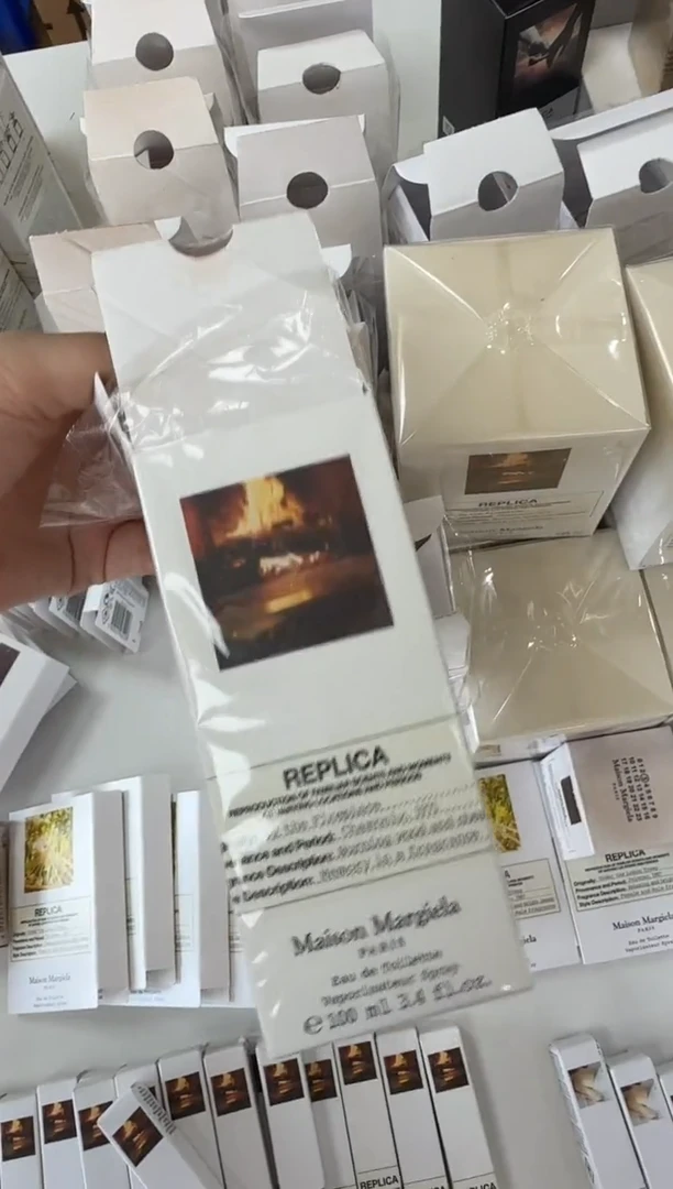 梅森马吉拉温暖壁炉100ML 无盒瑕疵漏液 介意勿拍~!!!!!!