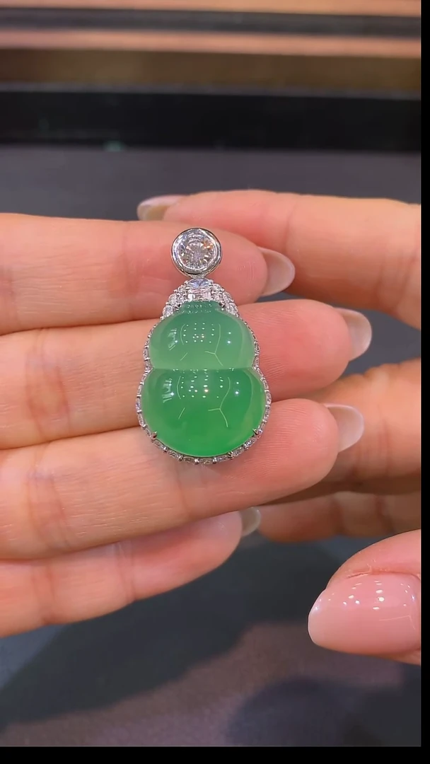 吊坠(不含链)18K金镶嵌翡翠吊坠