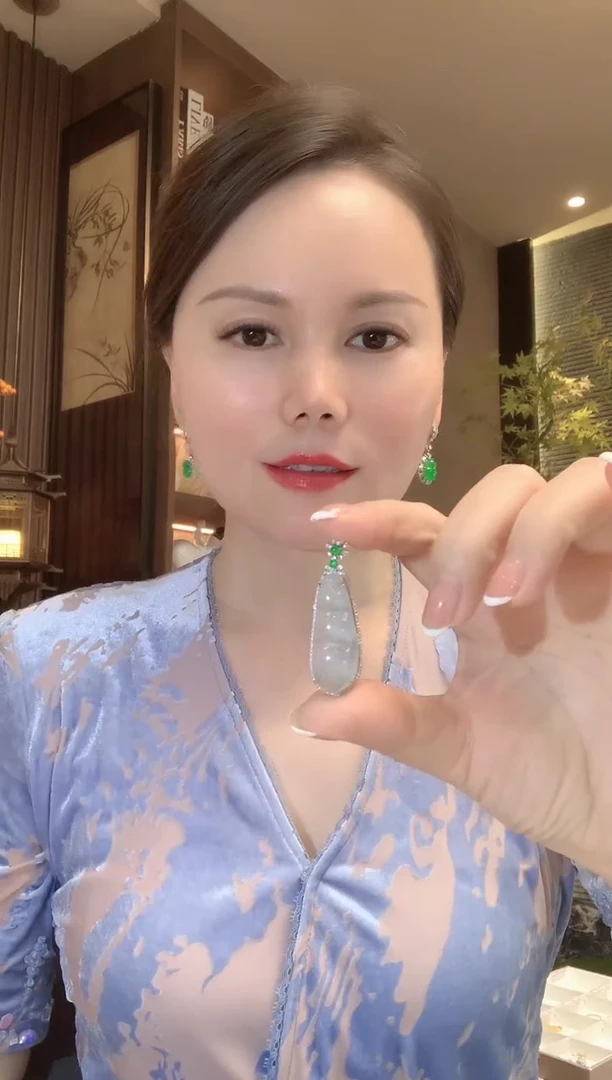 吊坠(不含链)18K金镶嵌翡翠C32