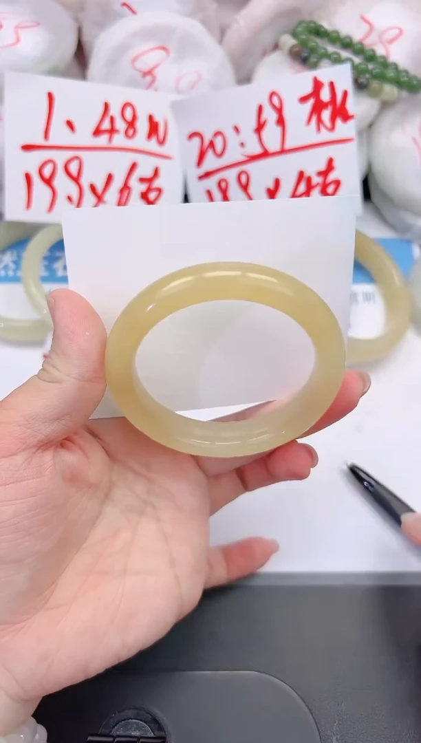 石英质玉手镯未镶嵌61-56.5