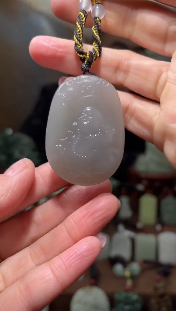 颈饰未镶嵌和田玉.