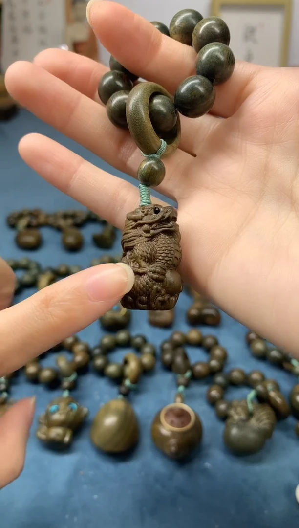 【闪购商品】维腊木（绿檀）把件生肖龙 盘玩件