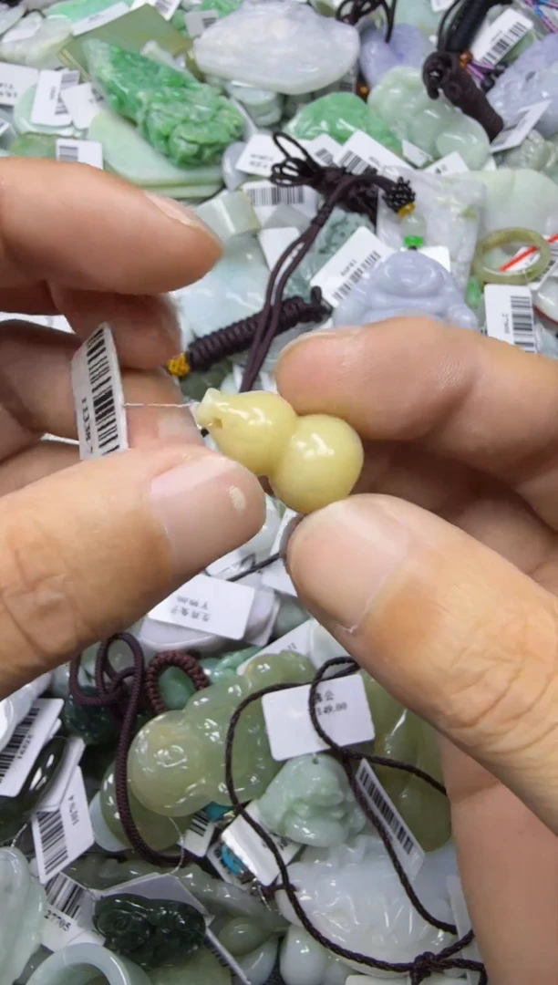 【闪购商品】翡翠颈饰未镶嵌00018040