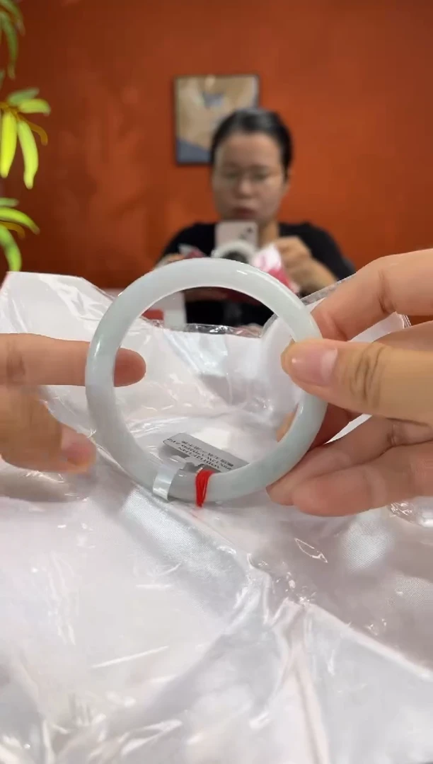 未镶嵌手镯翡翠翡翠手镯