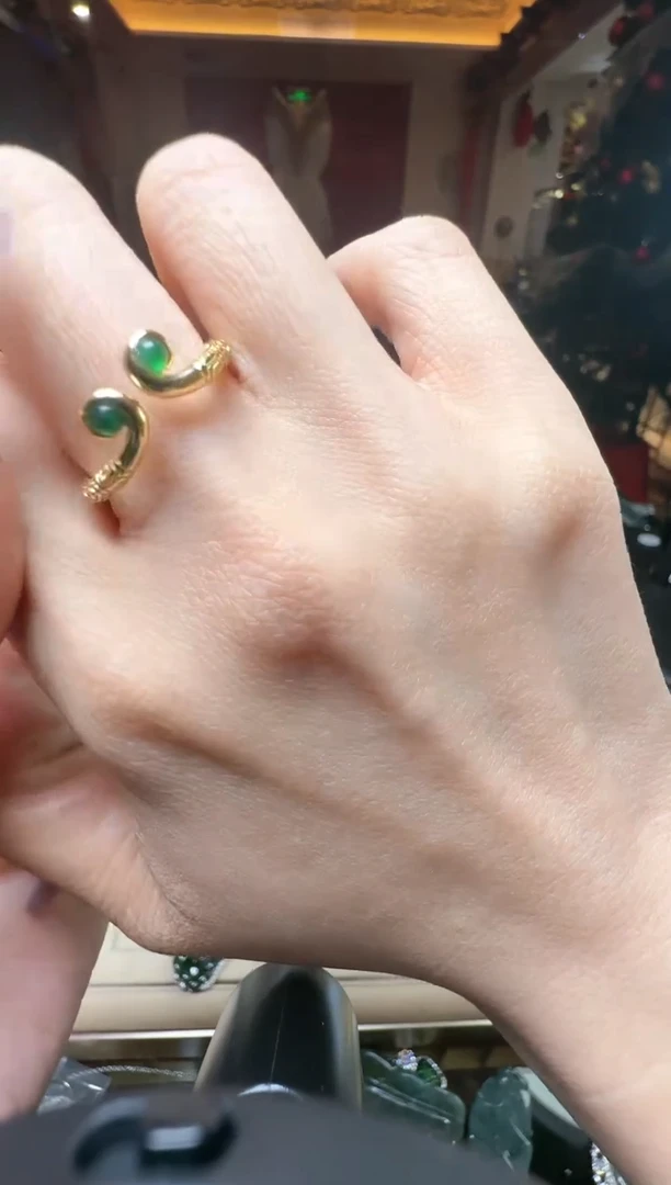 【闪购商品】翡翠吊坠(不含链)未镶嵌翡翠