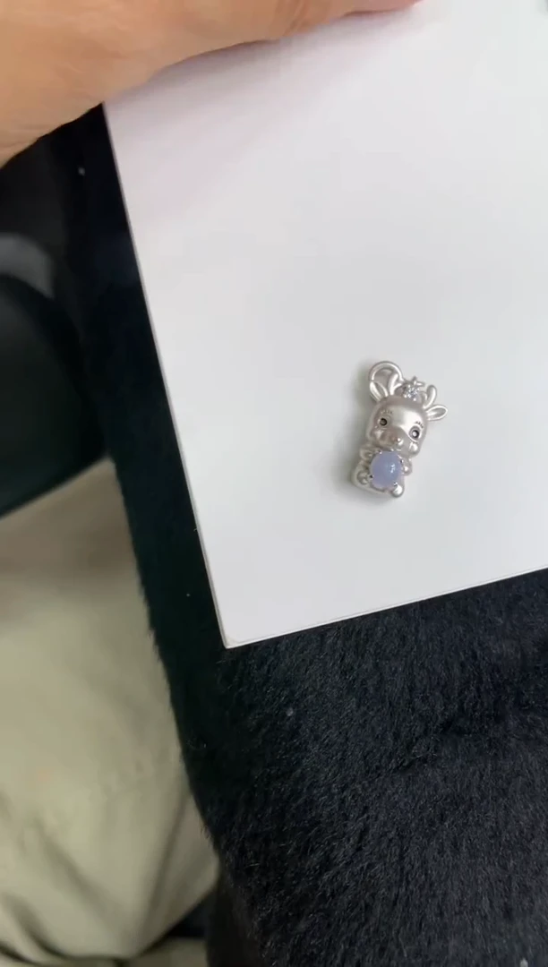 颈饰银S925镶嵌翡翠牛