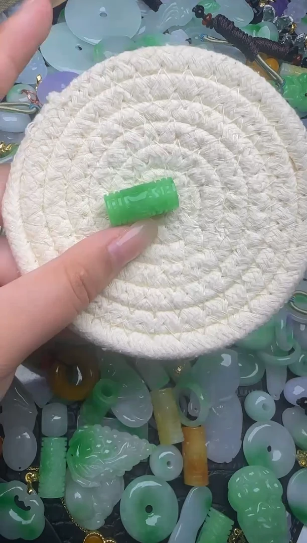 翡翠未镶嵌颈饰天然缅甸翡翠吊坠