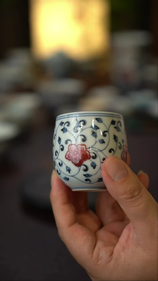 景德镇全手工手绘青花釉里红握手杯