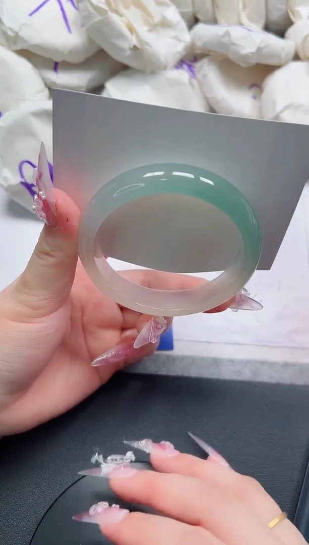 石英质玉手镯未镶嵌136-60.3