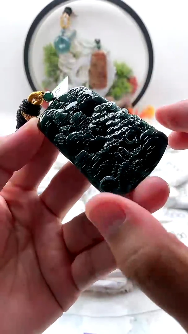 颈饰未镶嵌翡翠山水牌