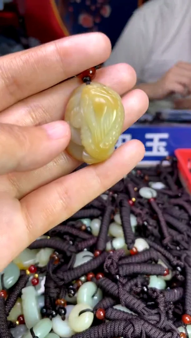 未镶嵌和田玉挂件1