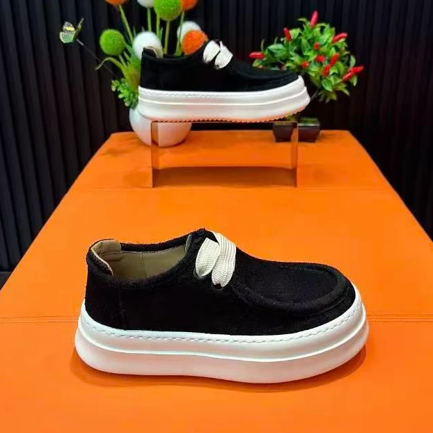 2025秋冬轻奢风质感翻毛皮黑色休闲鞋子男超轻底潮流百搭松糕板鞋