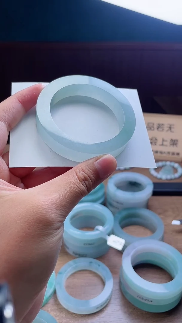 定制翡翠手镯未镶嵌拥****好定制
