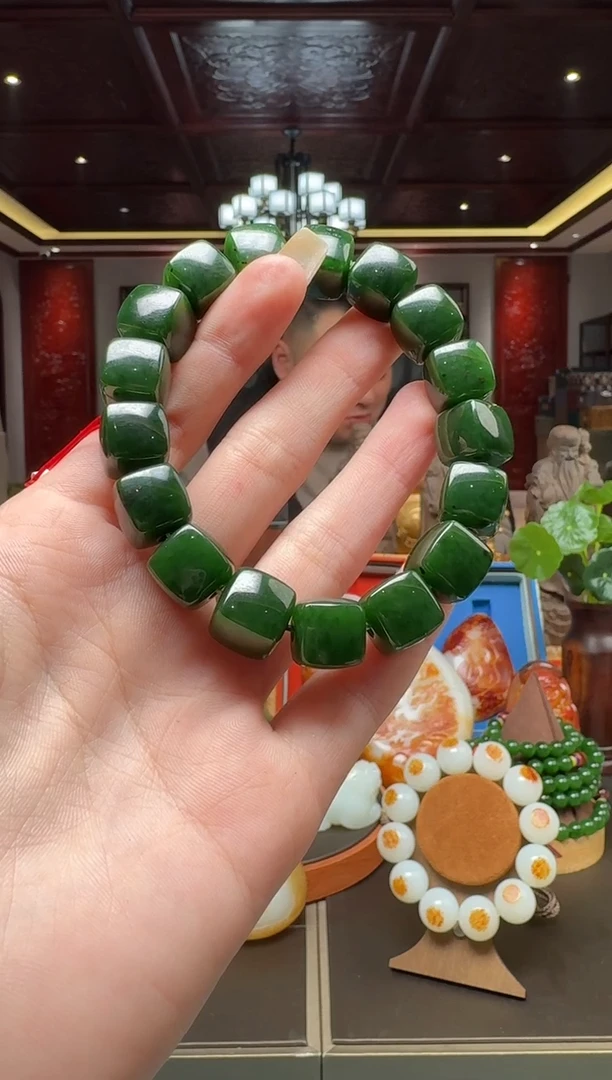 未镶嵌和田玉挂件by