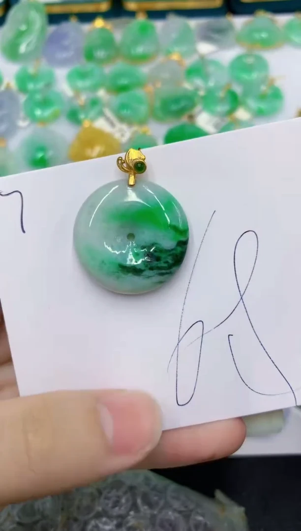 颈饰未镶嵌翡翠 翡翠