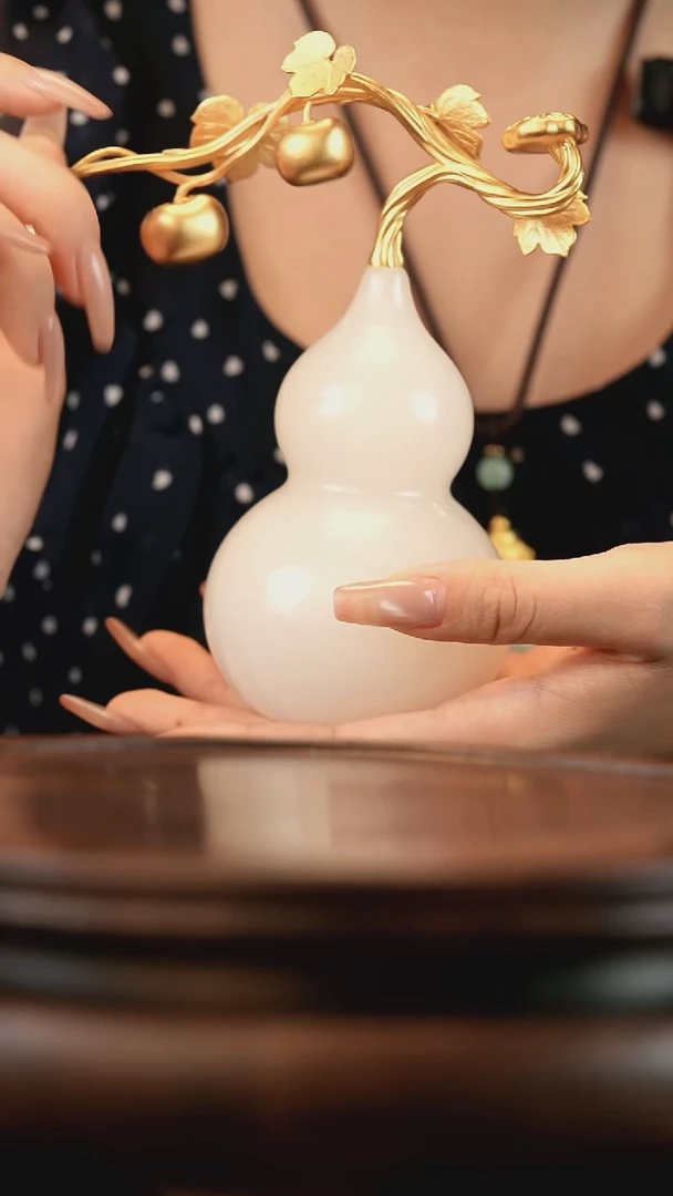 云南石荔枝白雕刻：柿柿如意福禄摆件