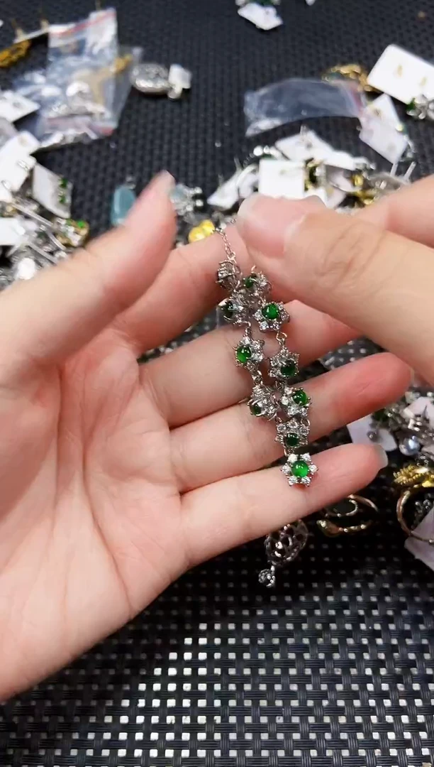 翡翠未镶嵌耳饰1111111111