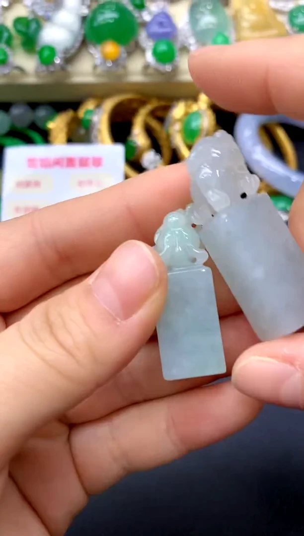 颈饰18K金镶嵌翡翠73-中国好珍宝