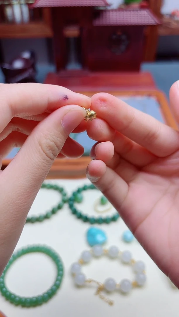 18K金颈饰18K金象挂件*1 ZX赠链