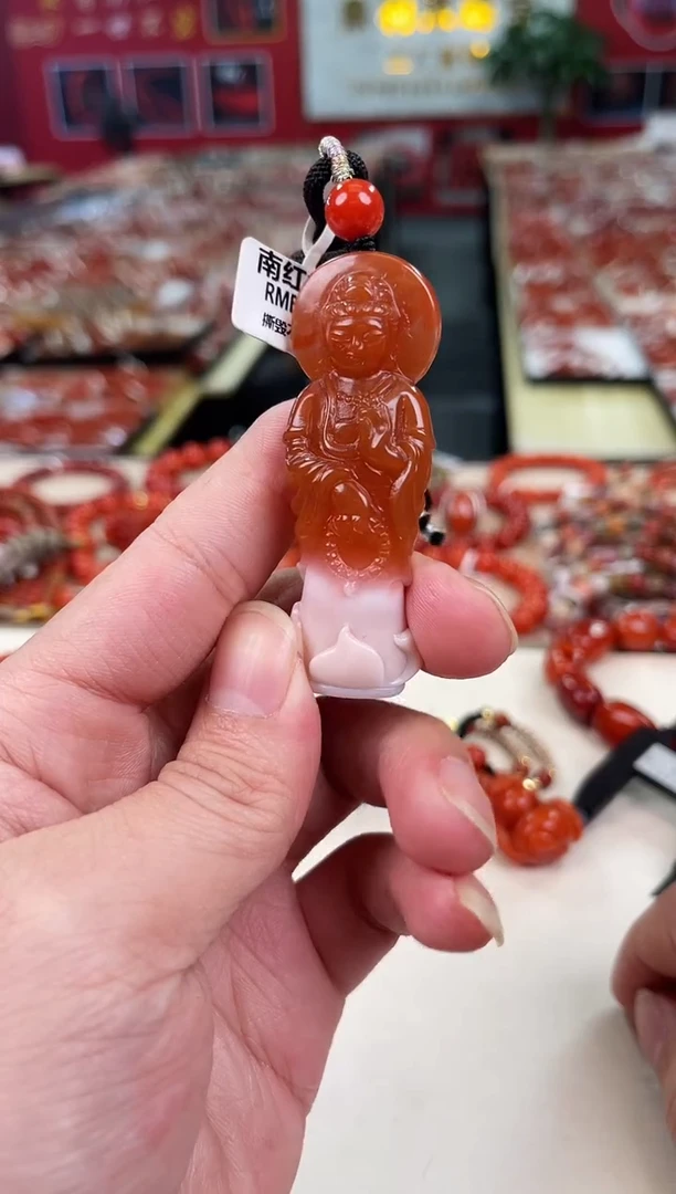 未镶嵌雕刻吊坠南红玛瑙一个/条
