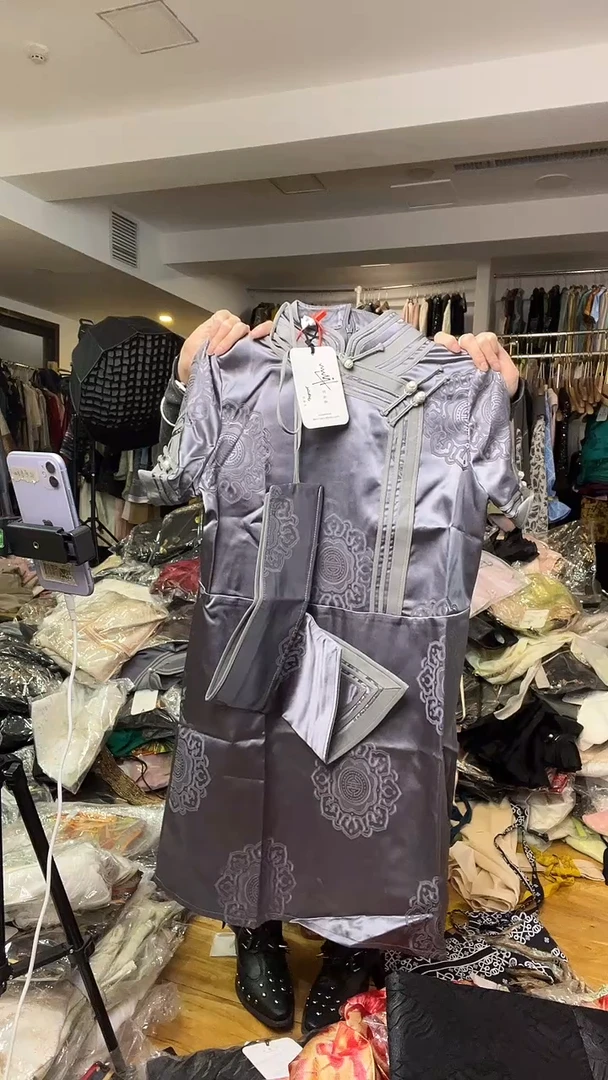 连衣裙       M码       80-105斤