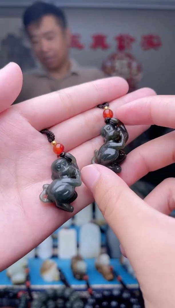 和田玉未镶嵌挂件多样性发 拍一发一