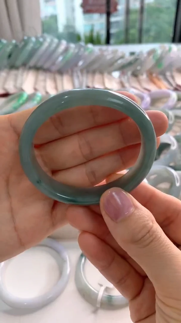 未镶嵌手镯翡翠54.8贵妃油青