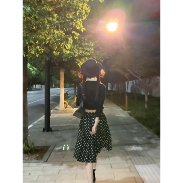 miu系学院风翻领长袖针织衫早秋修身休简约上衣黑色波点半裙套装