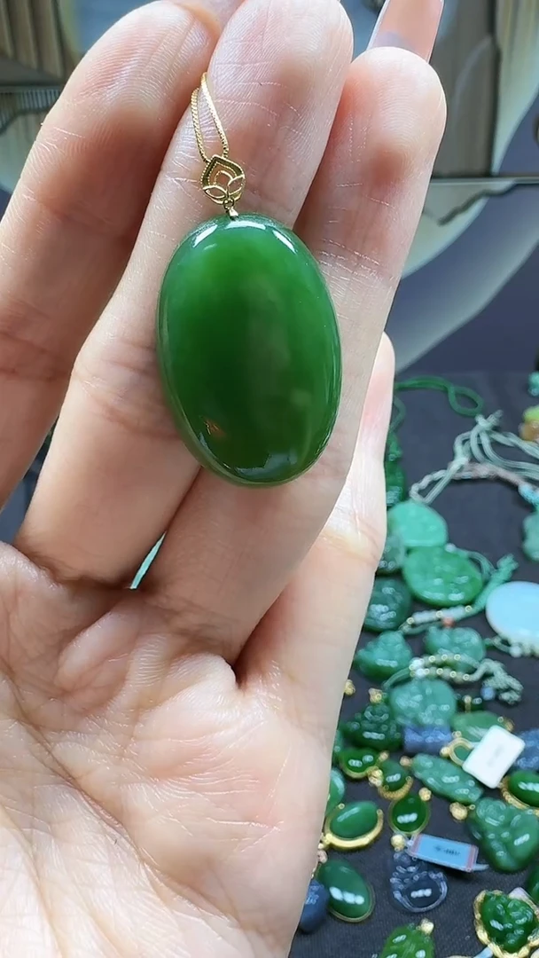 和田玉18K金镶嵌吊坠(不含链)1