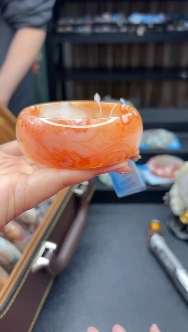 【闪购商品】石英质玉手镯未镶嵌155（62圈）