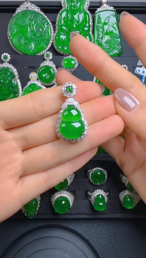 翡翠银S925镶嵌吊坠(赠链)葫芦吊坠