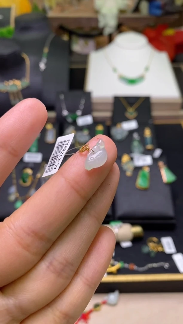 【闪购商品】翡翠颈饰18K金镶嵌净货18024