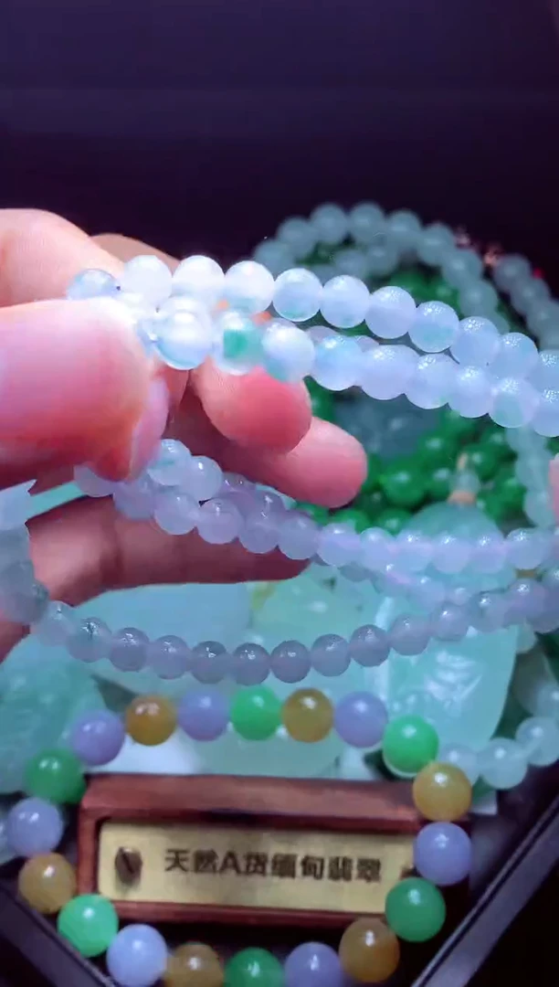 未镶嵌定制翡翠?**?毛货翡翠定制