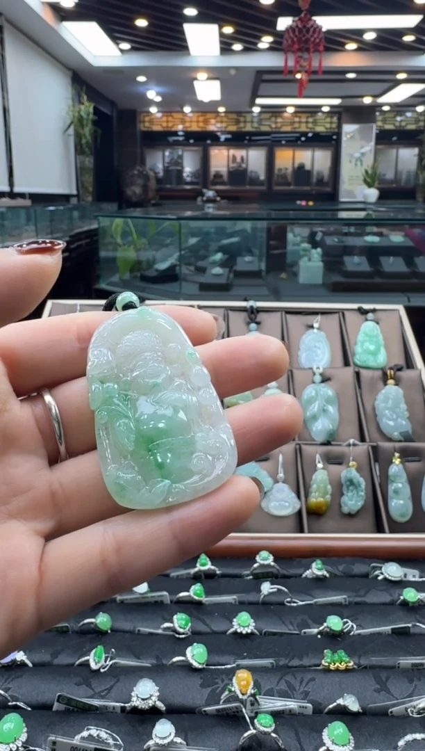 颈饰未镶嵌翡翠财爷爷