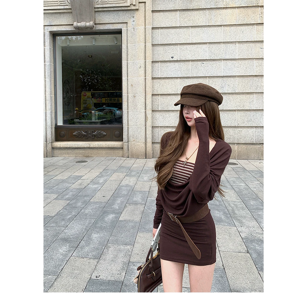 法式时尚设计感修身摩卡咖啡荡领连衣裙女2025早秋新款气质包臀裙