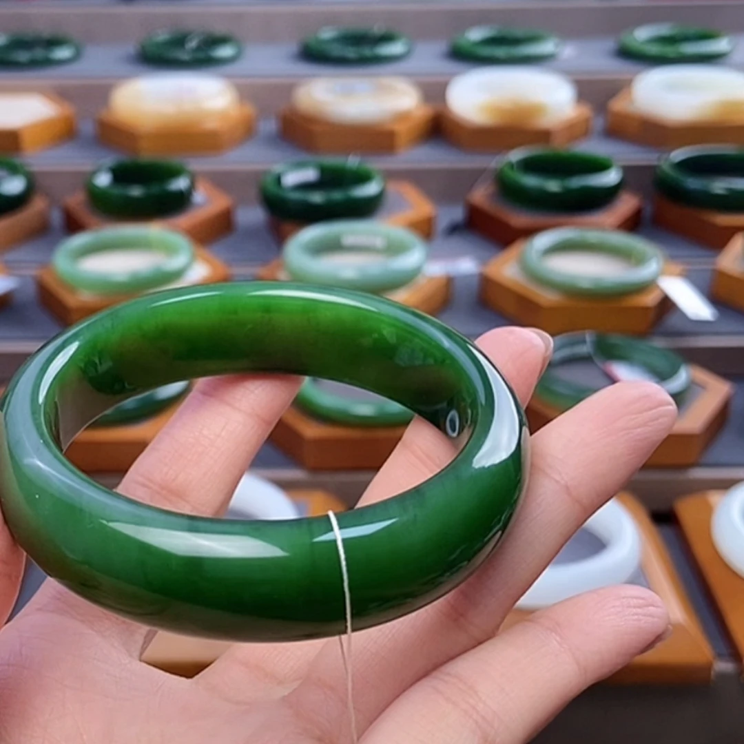 【君君推荐】高端收藏级碧玉手镯（多样性发货其一）Q