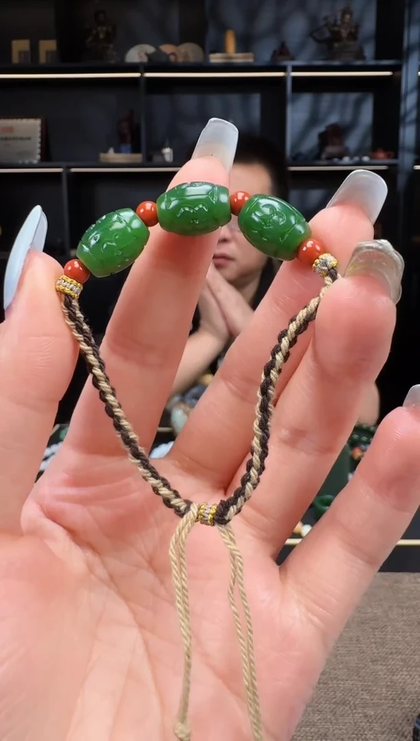 和田玉未镶嵌颈饰碧玉手绳