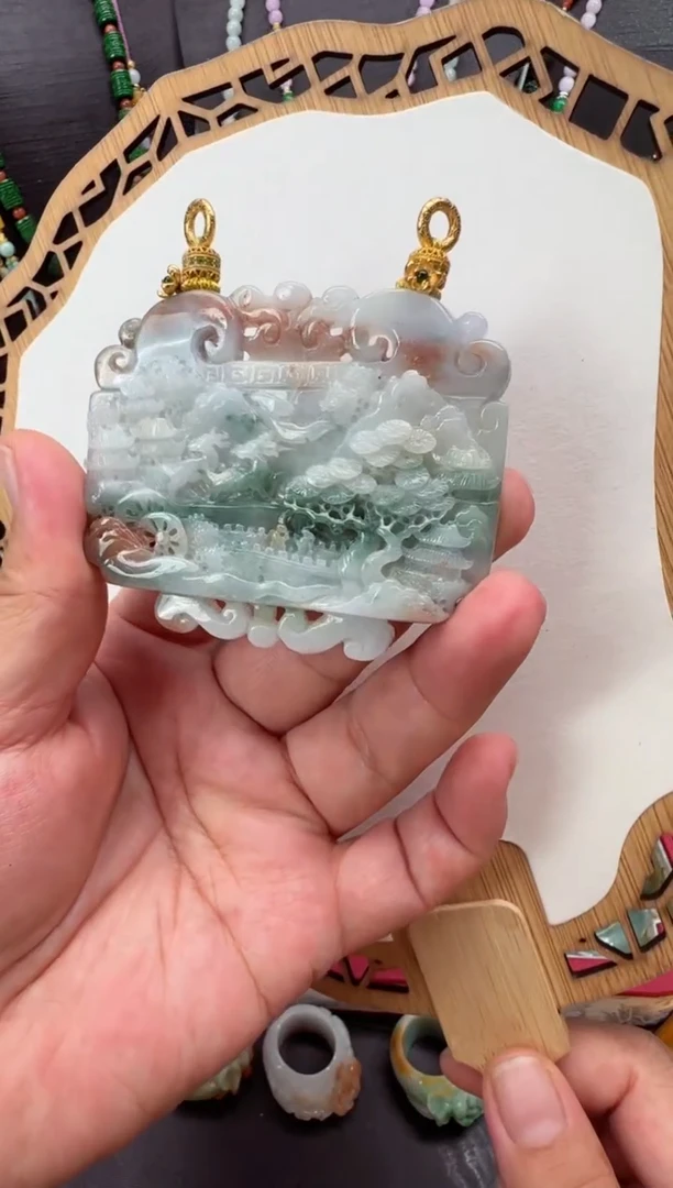 颈饰未镶嵌翡翠吊坠