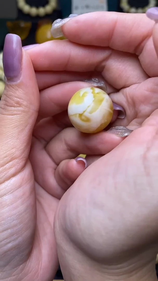 【闪购商品】琥珀裸石未镶嵌葵. 44