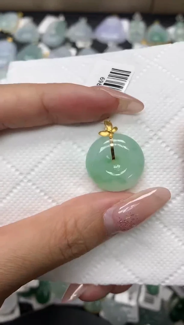 颈饰18K金镶嵌翡翠1111111111