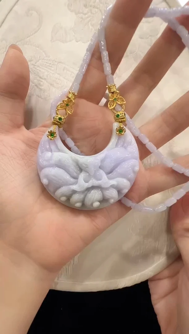 翡翠未镶嵌颈饰国风