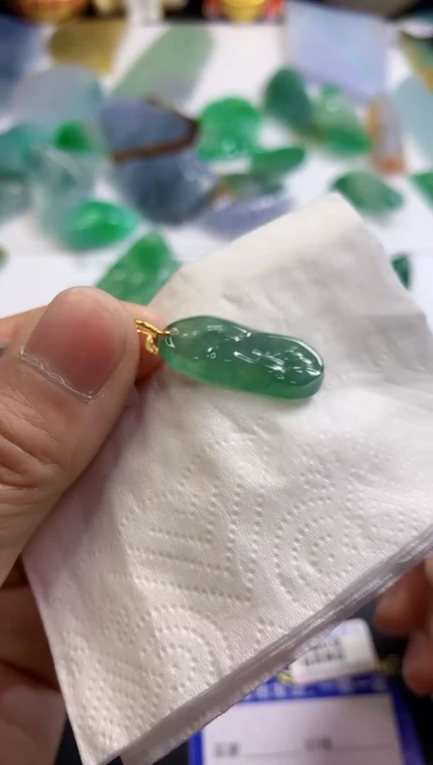 【闪购商品】翡翠吊坠(不含链)未镶嵌215