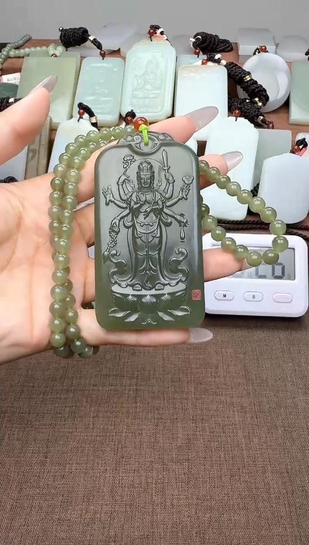 颈饰未镶嵌和田玉1