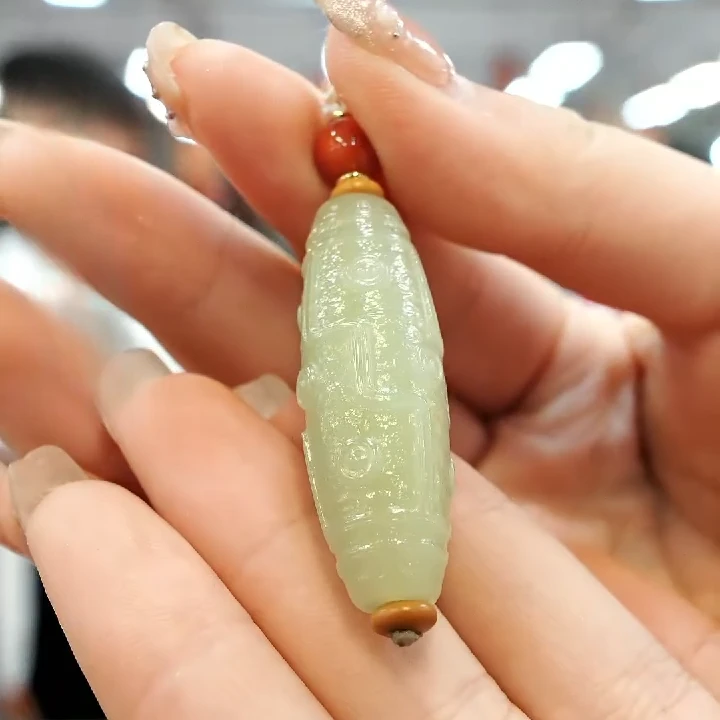 预售-新疆和田玉甘黄九眼尺寸约42mm