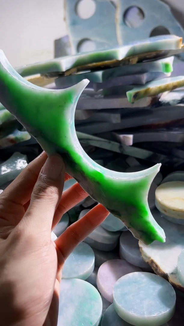 翡翠裸石缅甸翡翠A货陈1024