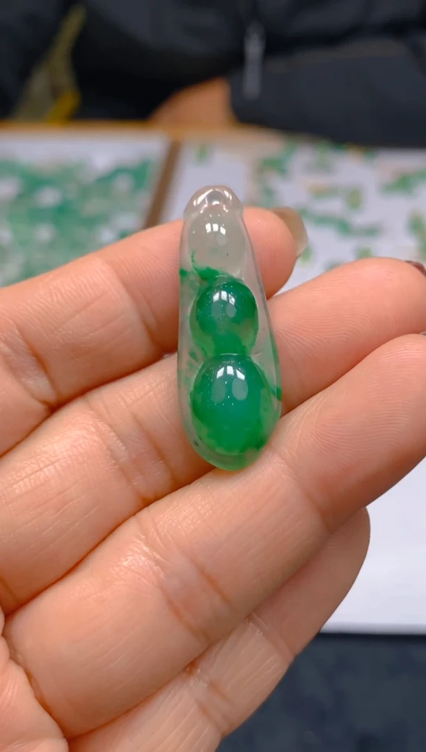 【闪购商品】石英质玉颈饰未镶嵌冰美人非洲翠A货，冰种