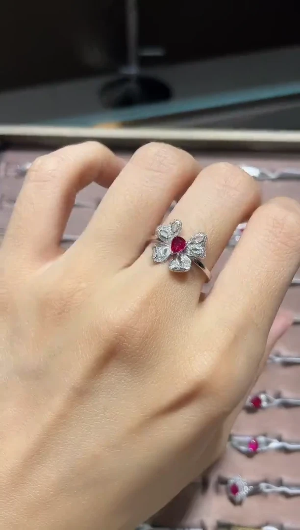 18K金镶嵌戒指红宝石1