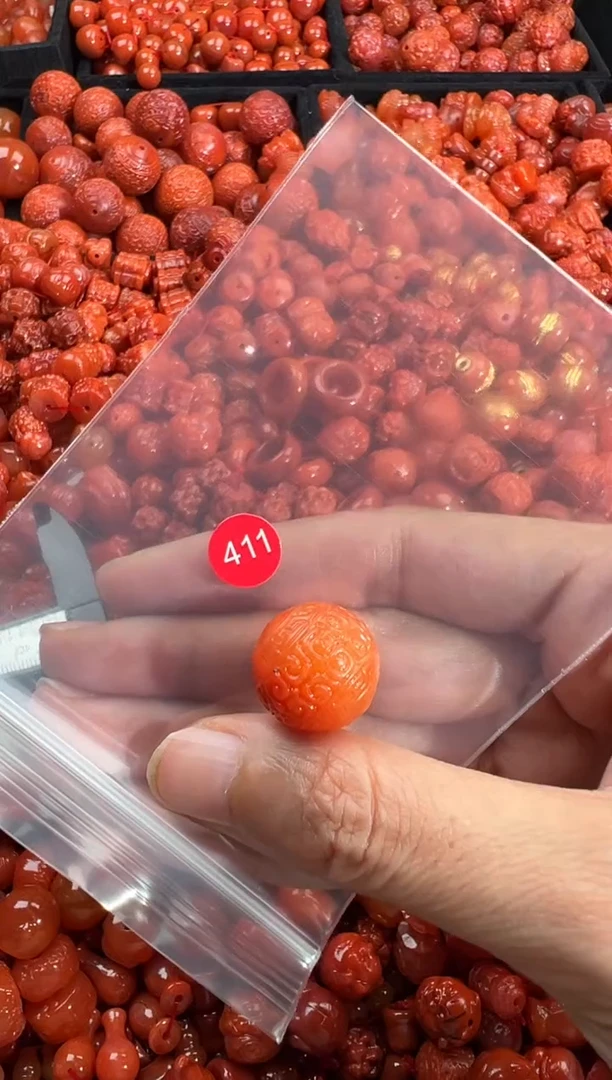 南红玛瑙未镶嵌颈饰1